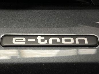 AUDI Q4 210Kw 45 Qtro 82Kwh Black Ed 5Dr Auto [Tech Pack]