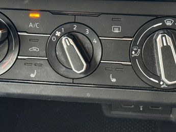 VOLKSWAGEN POLO 1.0 Tsi Life 5Dr Dsg