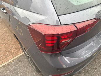 VOLKSWAGEN POLO 1.0 Tsi Life 5Dr Dsg