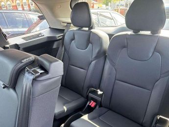 VOLVO XC90 2.0 B5P Plus Edition Dark 5Dr Awd Geartronic