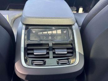 VOLVO XC90 2.0 B5P Plus Edition Dark 5Dr Awd Geartronic