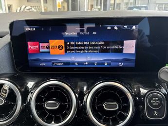 MERCEDES-BENZ GLA Gla 200 Sport Executive 5Dr Auto