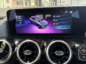 MERCEDES-BENZ GLA Gla 200 Sport Executive 5Dr Auto