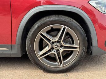 MERCEDES-BENZ GLA Gla 200 Amg Line Executive 5Dr Auto