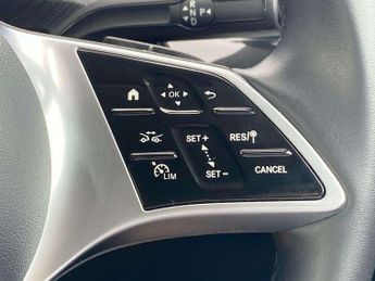 MERCEDES-BENZ CLA Cla 180 Sport Edition 4Dr Tip Auto