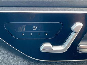 MERCEDES-BENZ GLC Glc 220D 4Matic Amg Line 5Dr 9G-Tronic