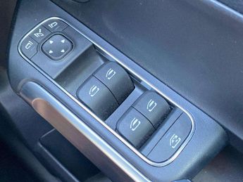 MERCEDES-BENZ EQB Eqb 250+ 140Kw Sport Executive 70.5Kwh 5Dr Auto