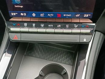 RENAULT AUSTRAL E-Tech Fhev Iconic Esprit Alpine 5Dr Auto