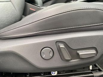 KIA NIRO 150Kw 4 65Kwh 5Dr Auto