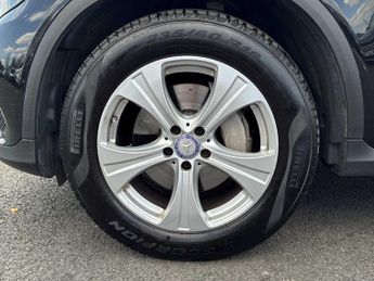 MERCEDES-BENZ GLC Glc 220D 4Matic Sport Premium 5Dr 9G-Tronic