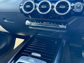 MERCEDES-BENZ GLA Gla 200 Sport Executive 5Dr Auto