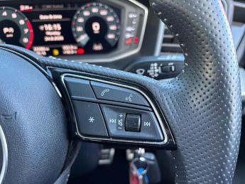 AUDI A1 1.0 Tfsi 30 S Line Sportback 5Dr Petrol S Tronic Euro 6 (S/S) (1