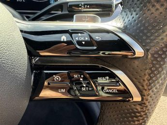 MERCEDES-BENZ C CLASS C220D Amg Line Premium 4Dr 9G-Tronic