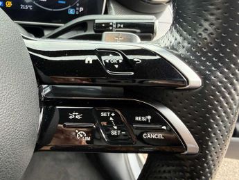 MERCEDES-BENZ GLC Glc 300 4Matic Amg Line Premium 5Dr 9G-Tronic