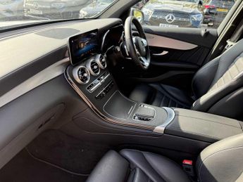 MERCEDES-BENZ GLC Glc 220D 4Matic Amg Line Premium 5Dr 9G-Tronic
