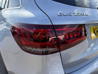 MERCEDES-BENZ GLC Glc 220D 4Matic Amg Line Premium 5Dr 9G-Tronic