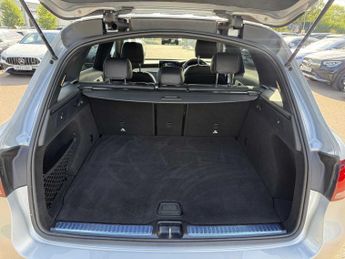 MERCEDES-BENZ GLC Glc 220D 4Matic Amg Line Premium 5Dr 9G-Tronic