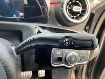 MERCEDES-BENZ A CLASS A180 Amg Line 4Dr Auto