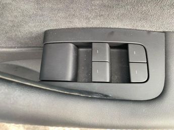 TESLA MODEL 3 Standard Range Plus Saloon 4Dr Electric Auto Rwd (241 Bhp)