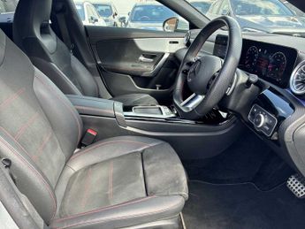 MERCEDES-BENZ CLA Cla 180 Amg Line Executive 4Dr Tip Auto