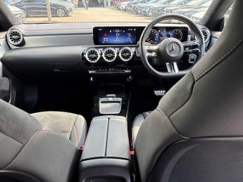 MERCEDES-BENZ CLA Cla 180 Amg Line Executive 4Dr Tip Auto