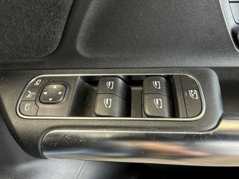 MERCEDES-BENZ B CLASS B200D Amg Line Executive 5Dr Auto