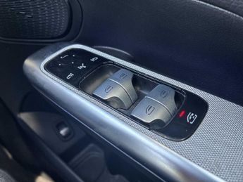 MERCEDES-BENZ GLC Glc 300 4Matic Amg Line 5Dr 9G-Tronic