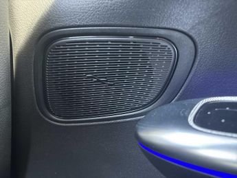 MERCEDES-BENZ GLC Glc 300 4Matic Amg Line 5Dr 9G-Tronic