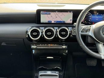 MERCEDES-BENZ CLA Cla 180 Sport Edition 4Dr Tip Auto