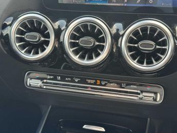 MERCEDES-BENZ GLA Gla 220D 4Matic Amg Line Premium Plus 5Dr Auto