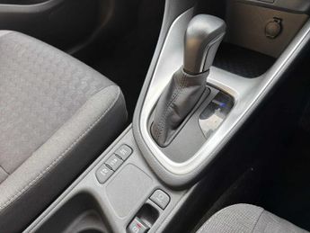 TOYOTA YARIS 1.5 Hybrid Design 5Dr Cvt