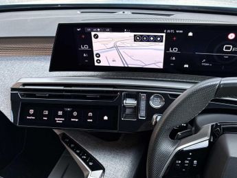 PEUGEOT 3008 1.2 Hybrid 136 Gt 5Dr E-Dsc6