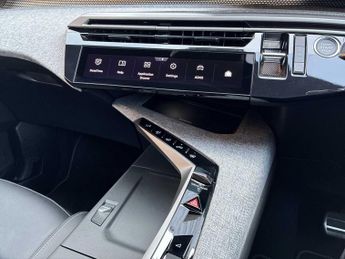 PEUGEOT 3008 1.2 Hybrid 136 Gt 5Dr E-Dsc6
