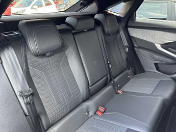 PEUGEOT 3008 1.2 Hybrid 136 Gt 5Dr E-Dsc6