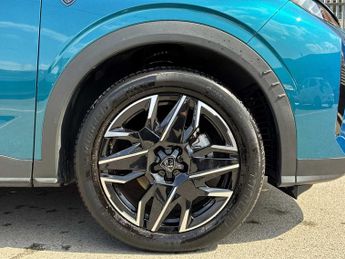 PEUGEOT 3008 1.2 Hybrid 136 Gt 5Dr E-Dsc6