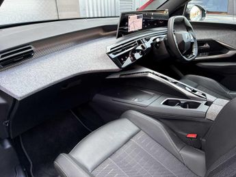 PEUGEOT 3008 1.2 Hybrid 136 Gt 5Dr E-Dsc6