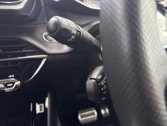 PEUGEOT 2008 1.2 Puretech Gt Suv 5Dr Petrol Eat Euro 6 (S/S) (130 Ps)