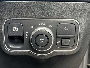 MERCEDES-BENZ EQA Eqa 350 4Matic 215Kw Amg Line 66.5Kwh 5Dr Auto