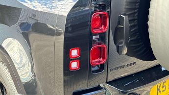 LAND ROVER DEFENDER 3.0 D300 X-Dynamic S 110 5Dr Auto [7 Seat]