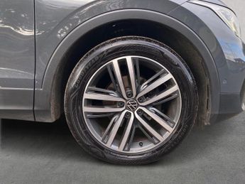 VOLKSWAGEN TIGUAN 2.0 Tdi Elegance Suv 5Dr Diesel Dsg Euro 6 (S/S) (150 Ps)