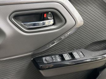 TOYOTA URBAN CRUISER 61Kwh Excel Suv 5Dr Electric Auto (174 Ps)