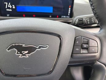 FORD MUSTANG MACH-E Standard Range 70Kwh Suv 5Dr Electric Automatic (269 Ps)