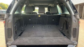 LAND ROVER DISCOVERY 3.0 D300 R-Dynamic Hse 5Dr Auto
