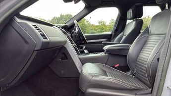 LAND ROVER DISCOVERY 3.0 D300 R-Dynamic Hse 5Dr Auto