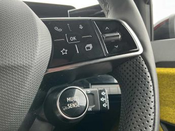 RENAULT 5 110Kw Iconic Five + Comfort Range 52Kwh 5Dr Auto