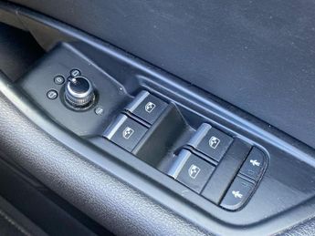 AUDI A4 2.0 Tdi S Line Saloon 4Dr Diesel S Tronic Euro 6 (S/S) (150 Ps)