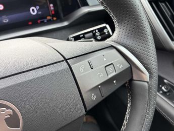 VAUXHALL GRANDLAND 1.2 Hybrid [136] Gs 5Dr E-Dct6