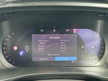 VOLVO XC40 2.0 B3P Plus Dark 5Dr Auto