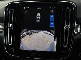 VOLVO XC40 2.0 B3P Plus Dark 5Dr Auto