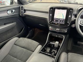 VOLVO XC40 2.0 B3P Plus Dark 5Dr Auto